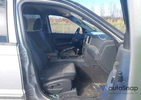 2010 Jeep Grand Cherokee Laredo z USA, uszkodzony, nr VIN 1J4PR4GK4AC133647